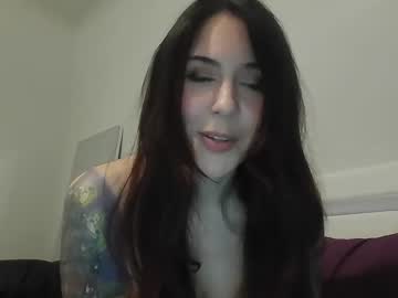 girl
        littlemisscannabis cam image #159420