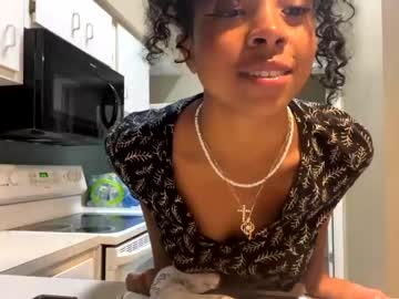 girl
        ari___yauna cam image #64112