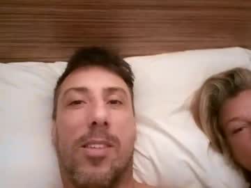couple
        fabscouple cam image #225903