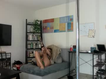 girl
        lanariversx cam image #46003