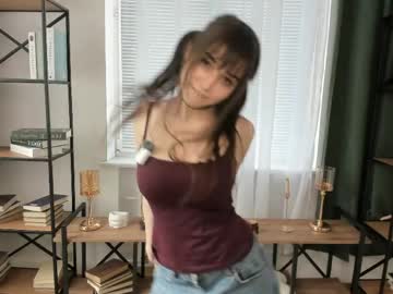 girl
        elispriston cam image #82975
