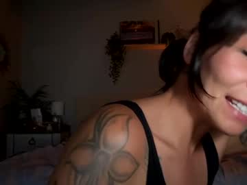 couple
        mollymariko cam image #172800