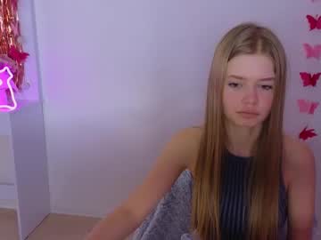 girl
        riinaaa cam image #248613