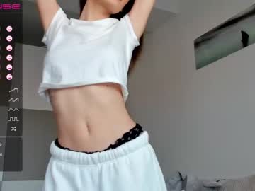 girl
        isia_slay cam image #10807