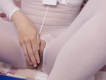 girl
        kemii cam image #18734