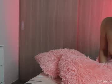 girl
        sophie_lii cam image #60413