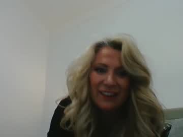 girl
        sophieshaw cam image #210094