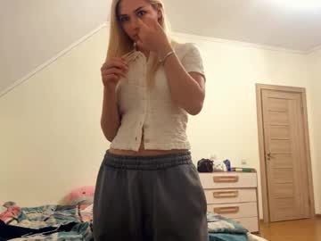 girl
        stephaniemalveaux cam image #76867
