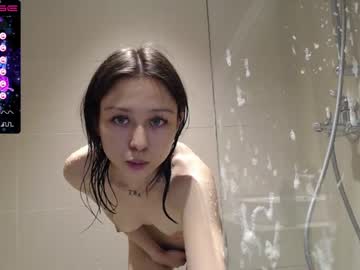 girl
        light_in_the_night cam image #102304