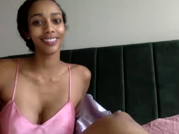 girl
        sophieinthecity cam image #94251
