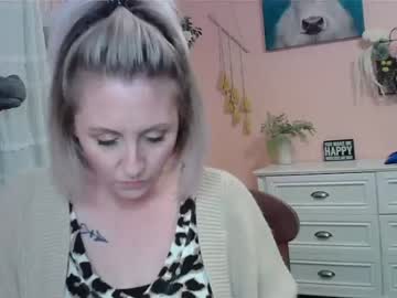 girl
        joliexx41 cam image #126112
