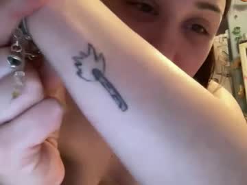 girl
        fairygirlcait cam image #161953