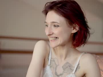 girl
        dun__can cam image #157570