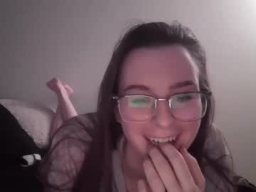 girl
        preciouslucy8380 cam image #30441
