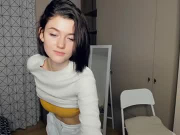 girl
        mias_energy cam image #134909