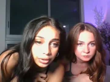 girl
        addymarie_ cam image #59320