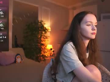 girl
        lunaice__ cam image #59980
