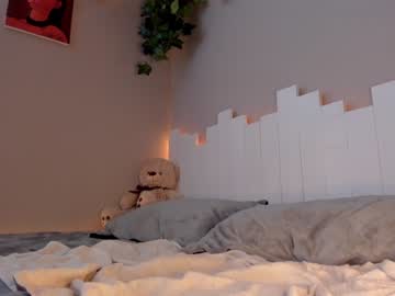 girl
        bellaxxx_ cam image #36790