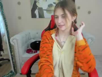 girl
        kaleriaminx cam image #44692
