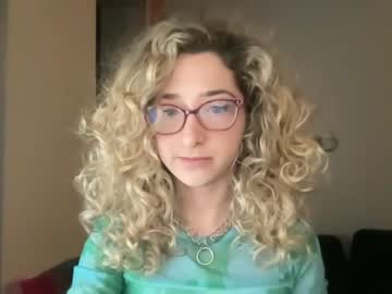 girl
        themissstevie cam image #86609