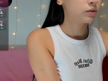 girl
        betsi_star cam image #175924