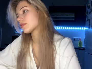 girl
        lettieharkin cam image #88672