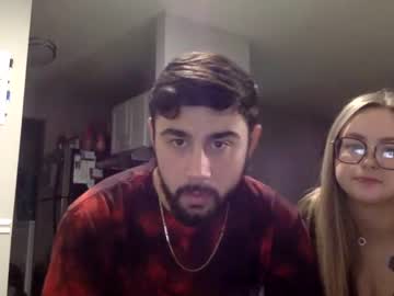 couple
        masonn_luv cam image #140538