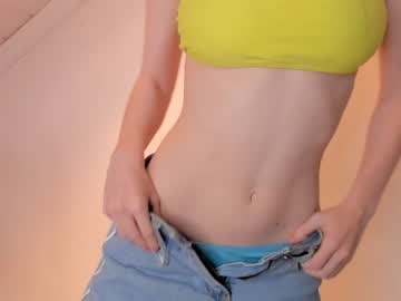 girl
        brittanyochoa cam image #92365