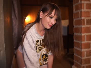 girl
        xxx_downtown_xxx cam image #26951