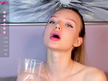 girl
        aryawayne cam image #59135