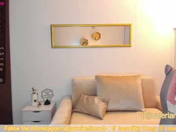 girl
        dolcce_peccato cam image #45378