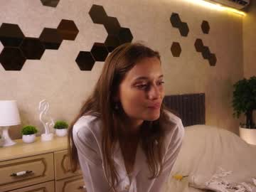 girl
        purest_heart cam image #183546