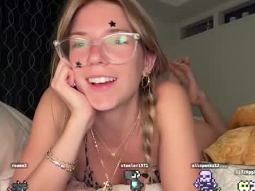 girl
        oliviahansleyy cam image #16855
