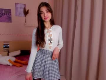 girl
        hi_kendall cam image #40025
