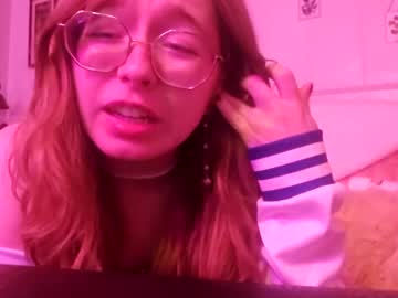 girl
        luckylychee cam image #177458