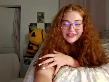 girl
        gingerprincess555 cam image #29223