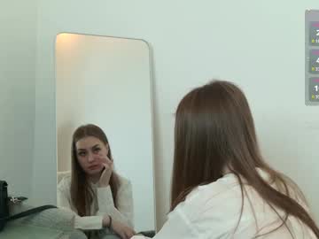 girl
        odette_annable cam image #250887