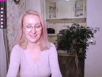 girl
        anastasiagate cam image #45683