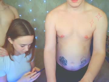 couple
        lolly_bendo cam image #53874