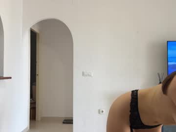 girl
        pollybru cam image #250690