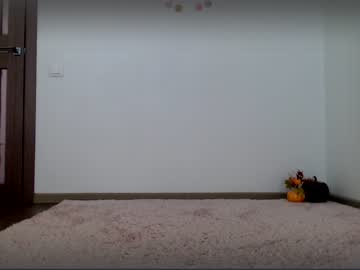 girl
        crystalnut cam image #16080
