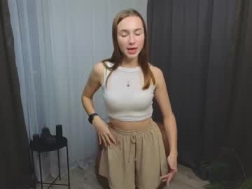 girl
        noreenhickory cam image #170954