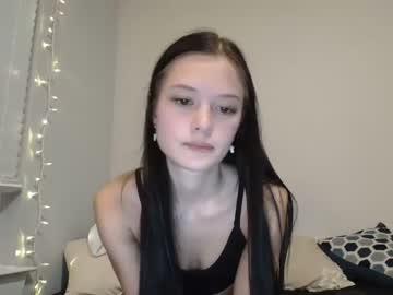 girl
        allyjordannn cam image #112921