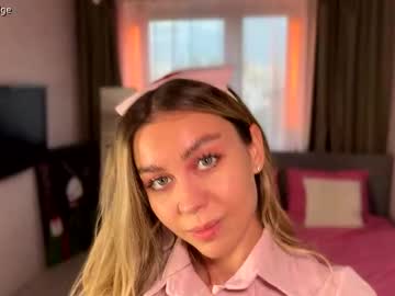 girl
        nika_lodge_official cam image #25293
