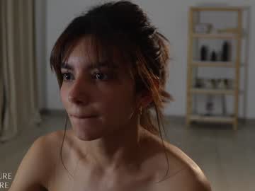 girl
        ellelure_ cam image #230038
