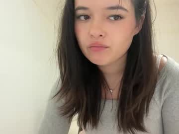 girl
        sabrina_heart_aus cam image #26143