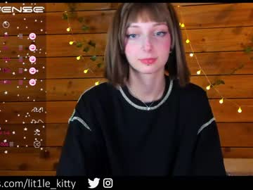 girl
        lit1le_kitty_ cam image #1797