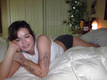 girl
        brandy_xo cam image #146466