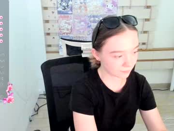 girl
        stasy_clapp cam image #187970