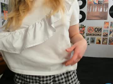 girl
        albertadunnuck cam image #217132
